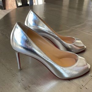 Christian Louboutin Roxanne 85mm silver metallic stiletto peep toe pump sz 37.5